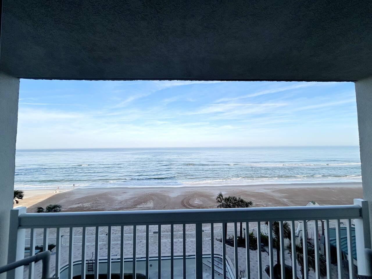 Private balcony oceanfront studio w/kitchen