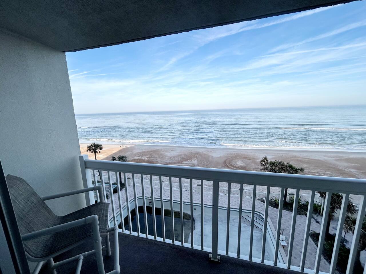 Private balcony oceanfront studio w/kitchen