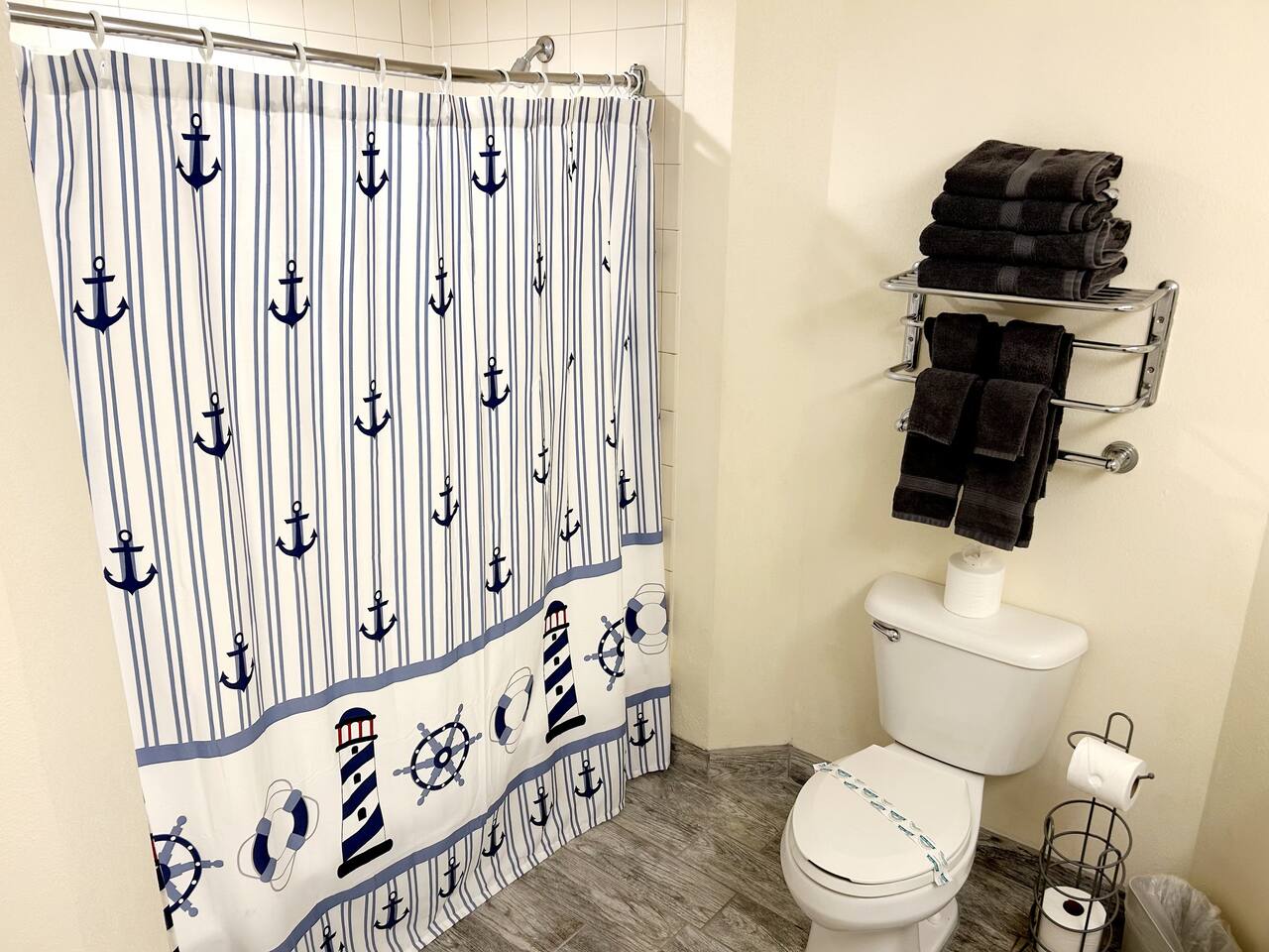 Private balcony oceanfront studio w/kitchen