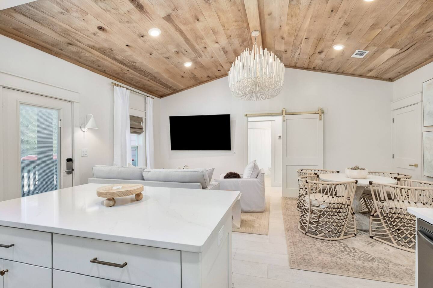 Golf Cart+Hot Tub+Beach Essentials 2BR/2BA