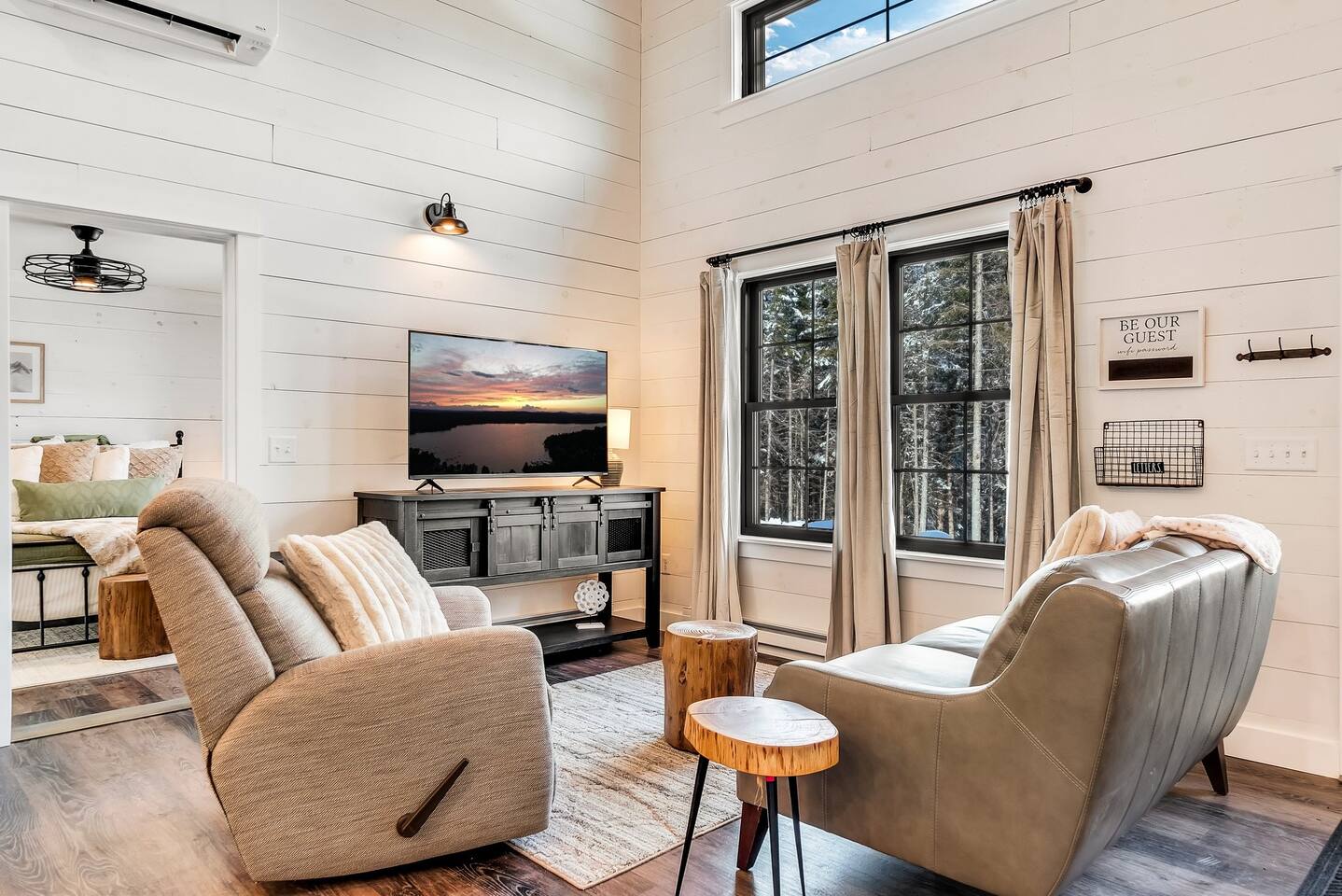 Acadia Pines Retreat
With Private Hot SpaJacuzzi