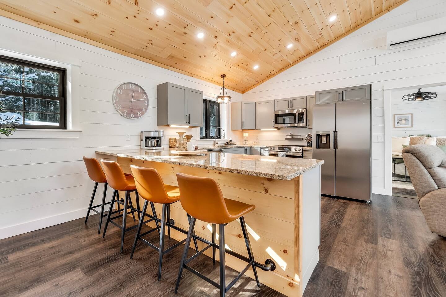 Acadia Pines Retreat
With Private Hot SpaJacuzzi