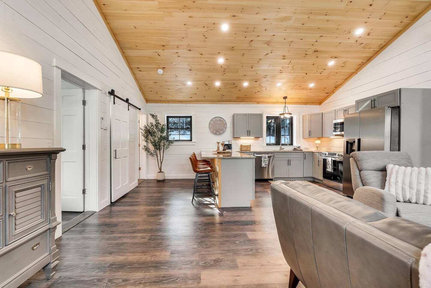 Acadia Pines Retreat
With Private Hot SpaJacuzzi