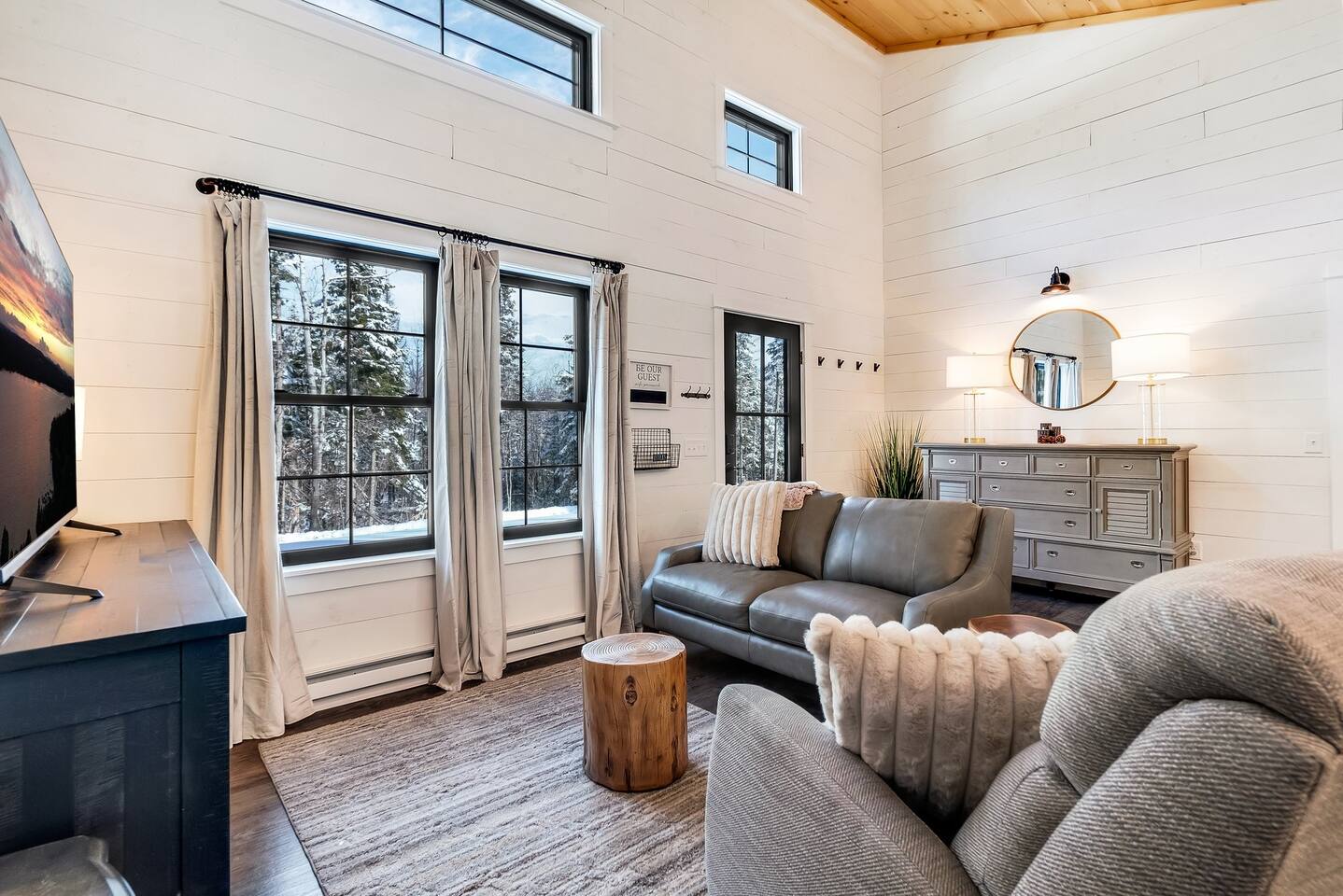 Acadia Pines Retreat
With Private Hot SpaJacuzzi