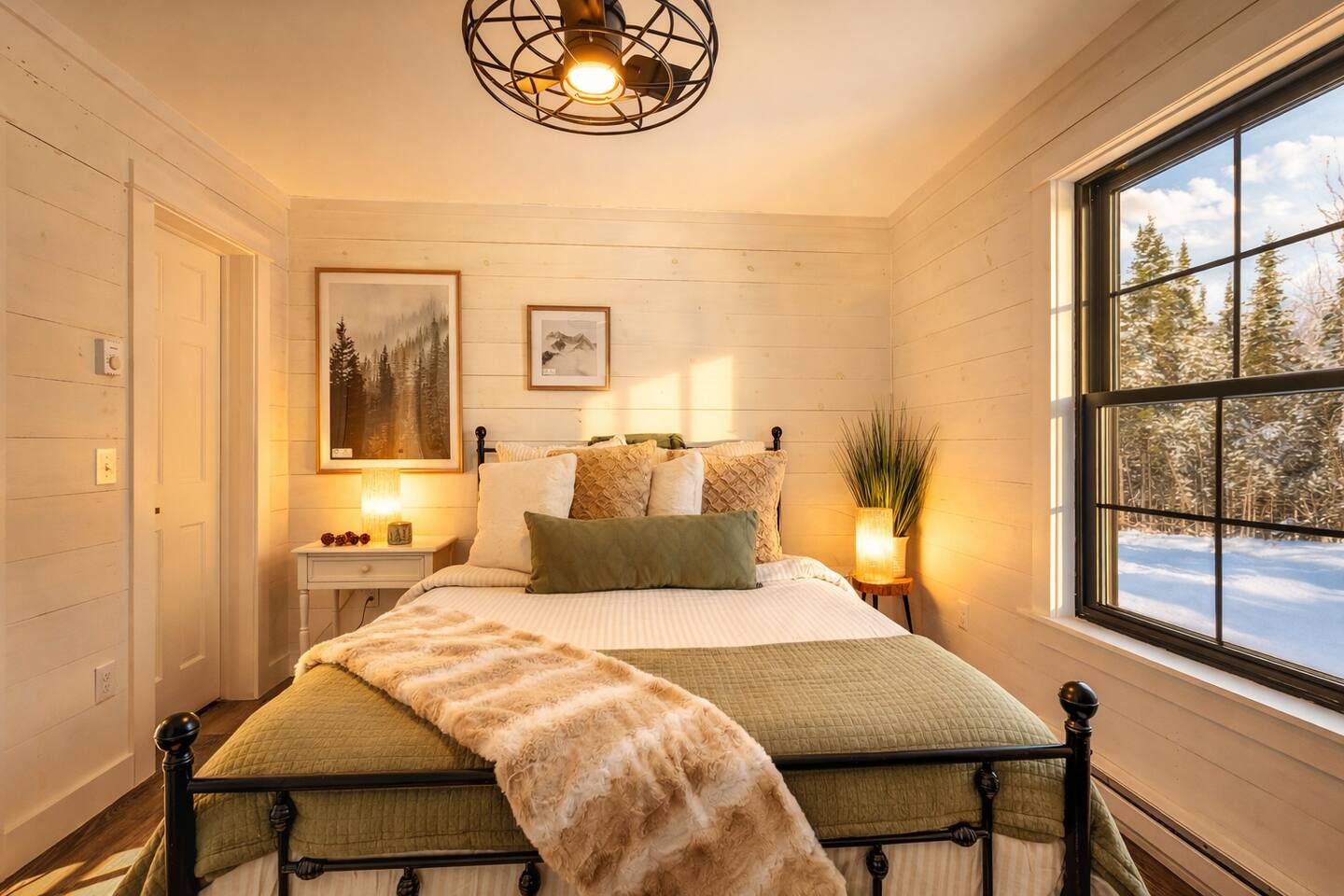 Acadia Pines Retreat
With Private Hot SpaJacuzzi