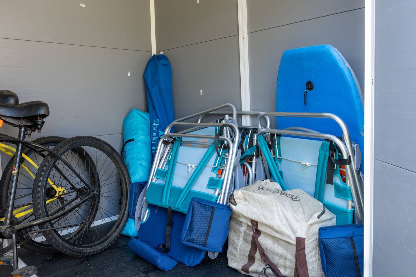 G Cart + E-bike + King Bed + Fire Pit + Beach Toys