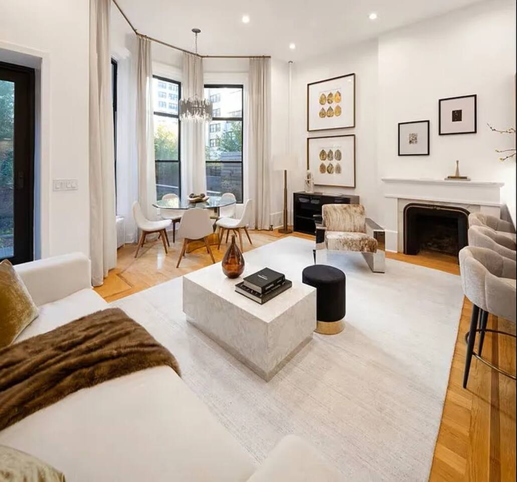 Stunning 2BD Duplex w/ Private Backyard & WD — New York — vacation rental