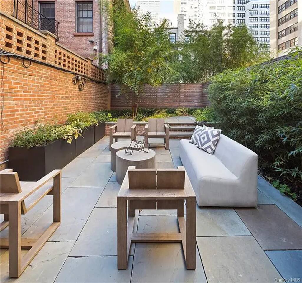 Stunning 2BD Duplex w/ Private Backyard & WD