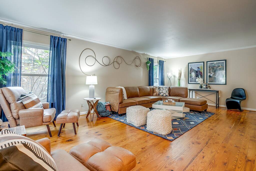 Magnolia Estate with Pool, Hot Tub and Game Room!