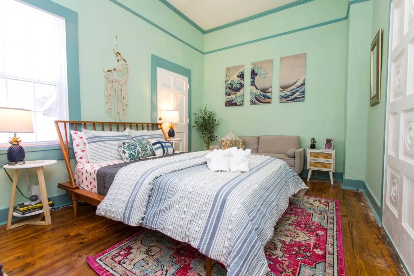Coastal WFH Escape | Walk DT | 10 Min to Beach