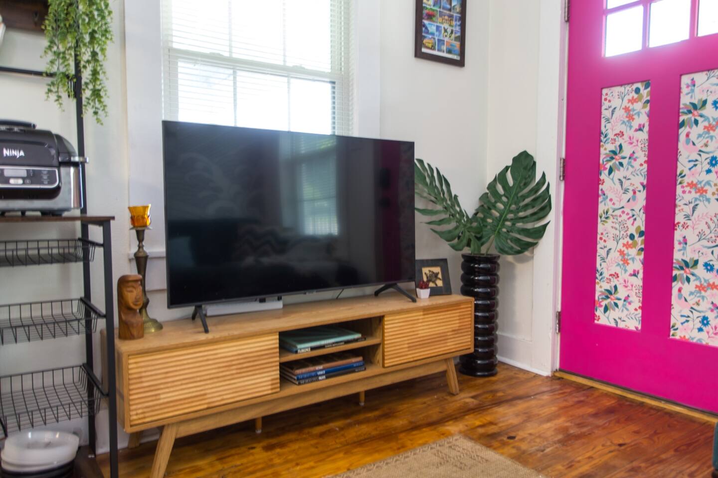 Coastal WFH Escape | Walk DT | 10 Min to Beach
