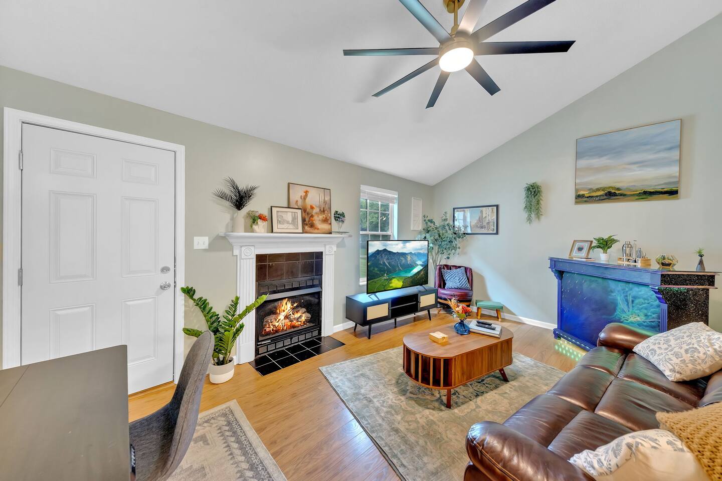 Totally Tubular Condo | Near Downtown | WFH | ADA — Knoxville — vacation rental