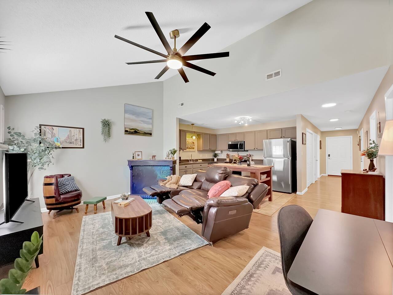 Totally Tubular Condo | Near Downtown | WFH | ADA
