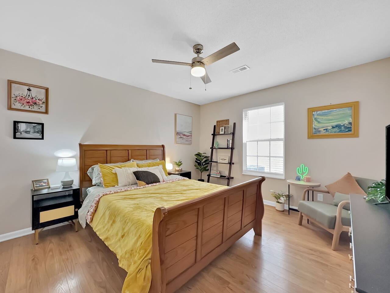 Totally Tubular Condo | Near Downtown | WFH | ADA