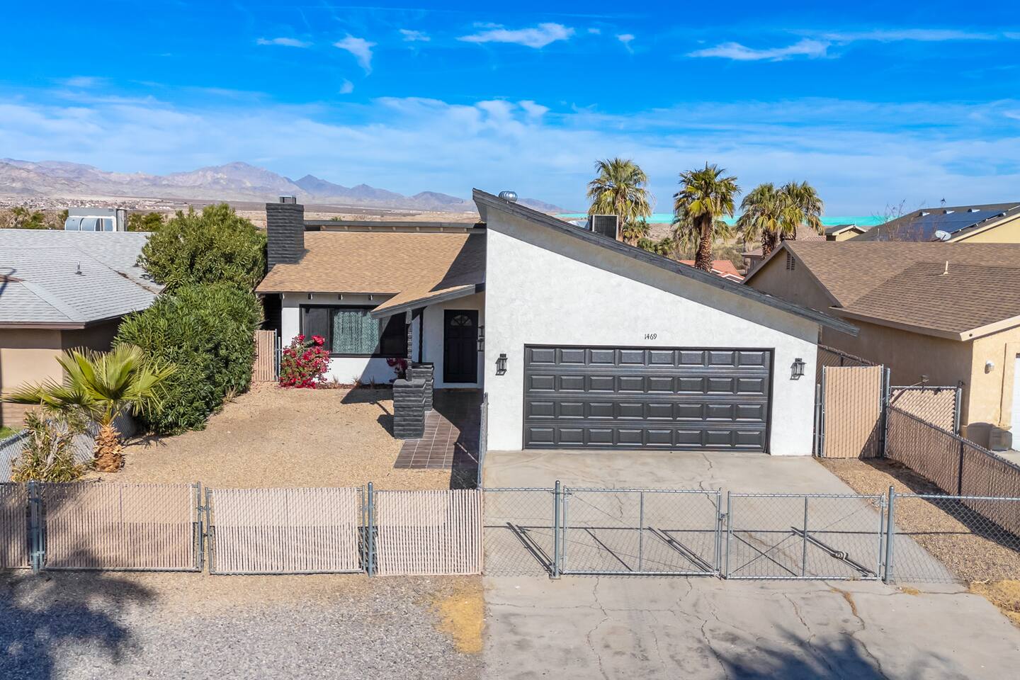 One Block From River | 3bd | Pet-Friendly | BBQ