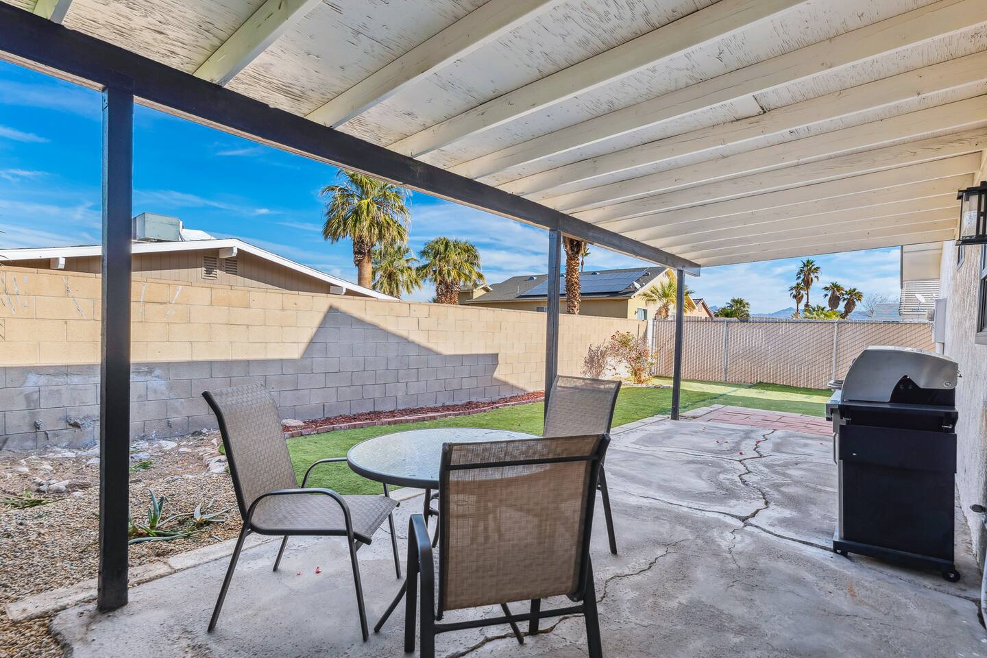 One Block From River | 3bd | Pet-Friendly | BBQ