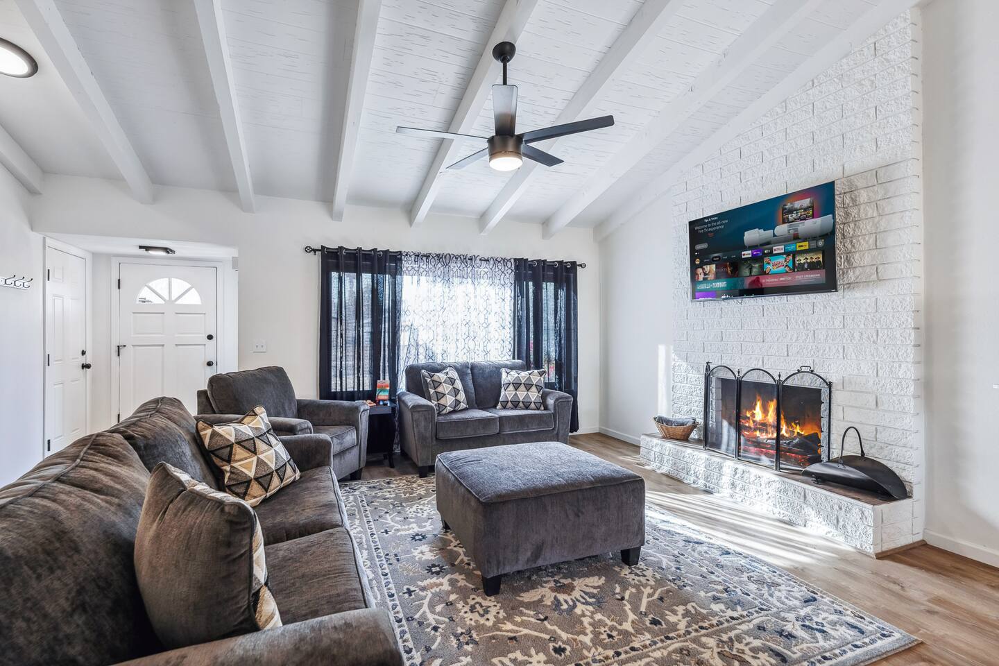 One Block From River | 3bd | Pet-Friendly | BBQ