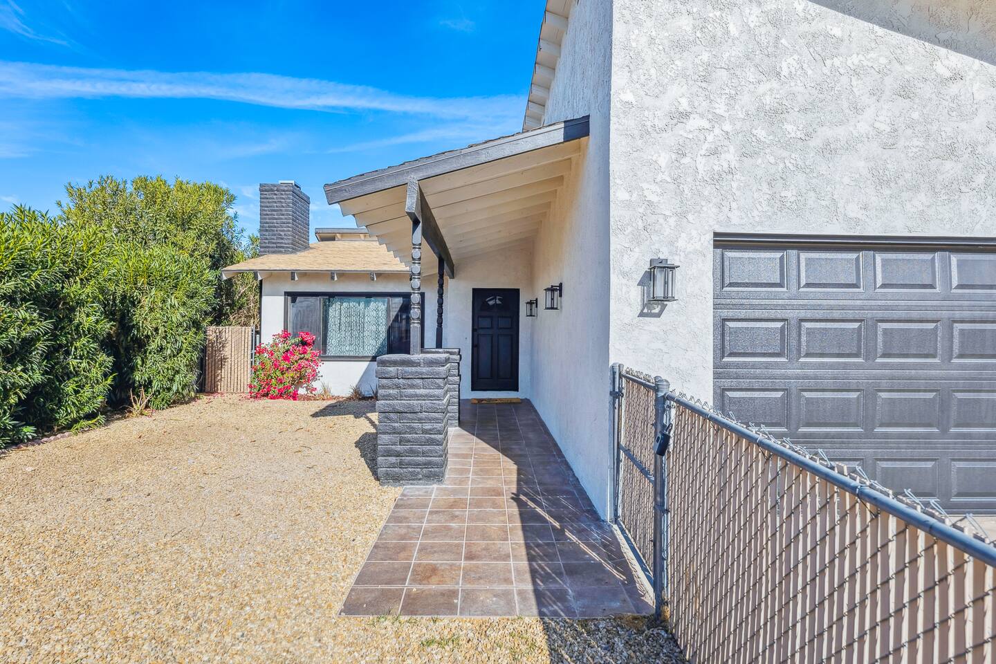 One Block From River | 3bd | Pet-Friendly | BBQ