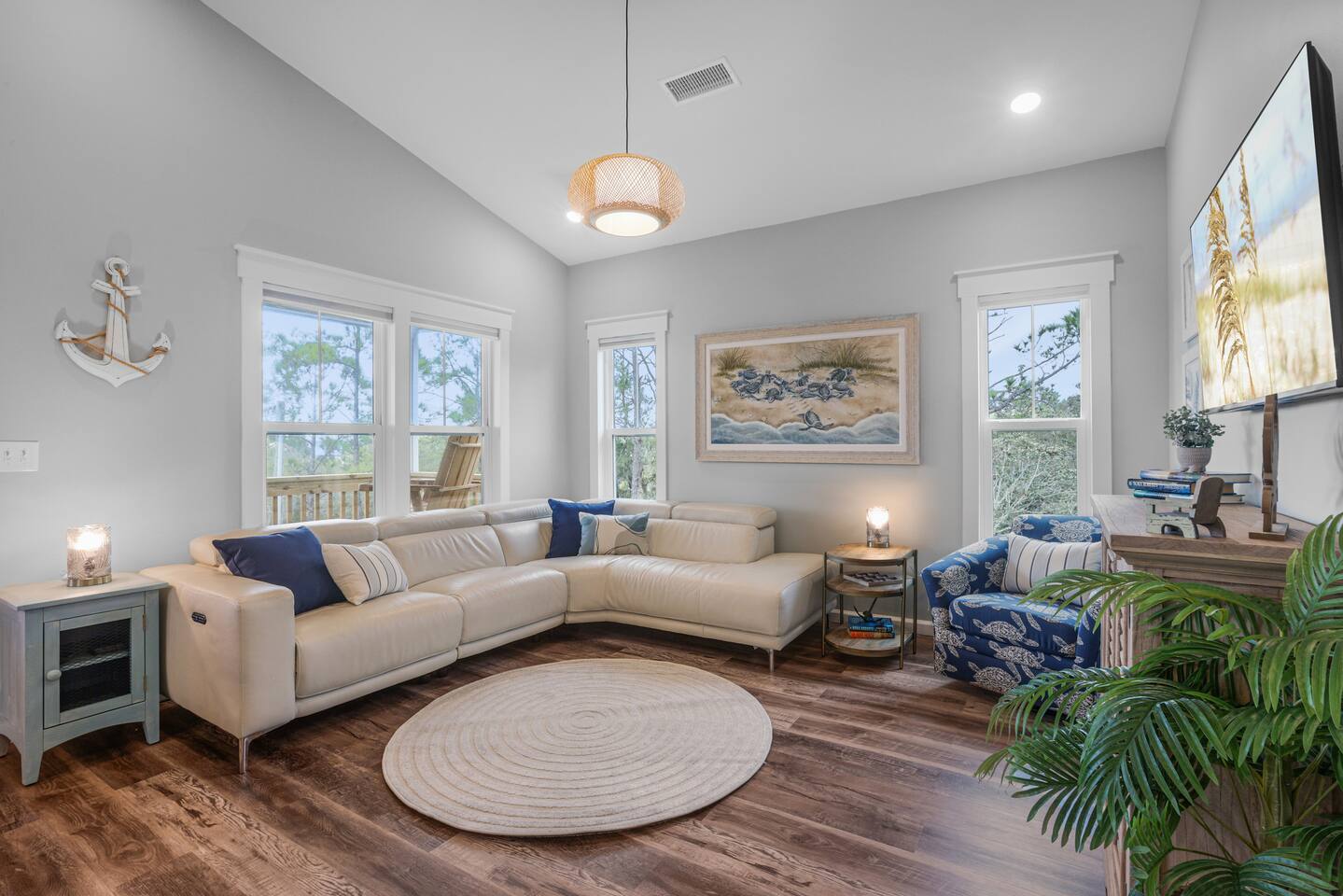 New! Sleeps 8 - Dog Friendly - Beach Club Access!