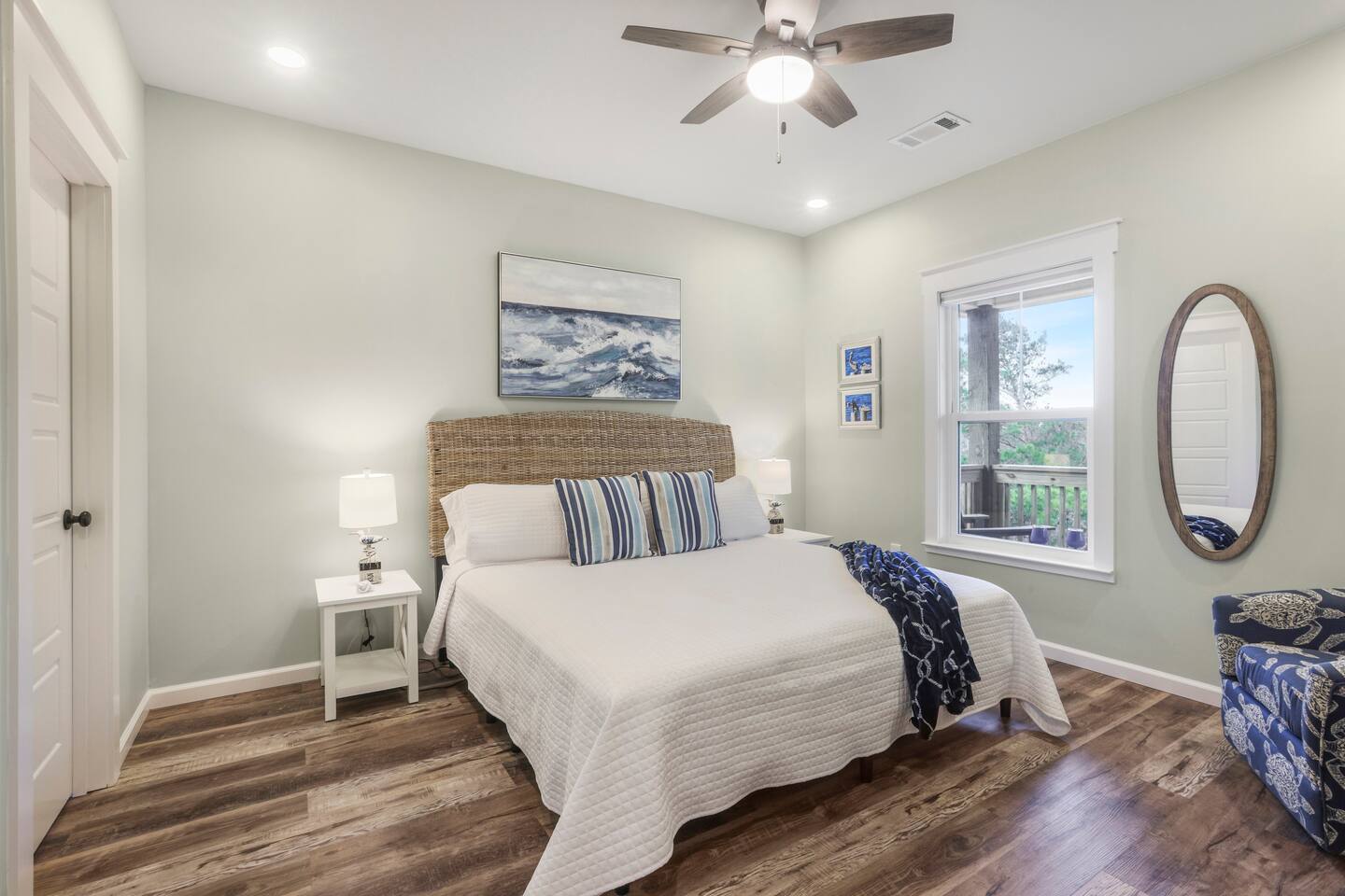 New! Sleeps 8 - Dog Friendly - Beach Club Access!