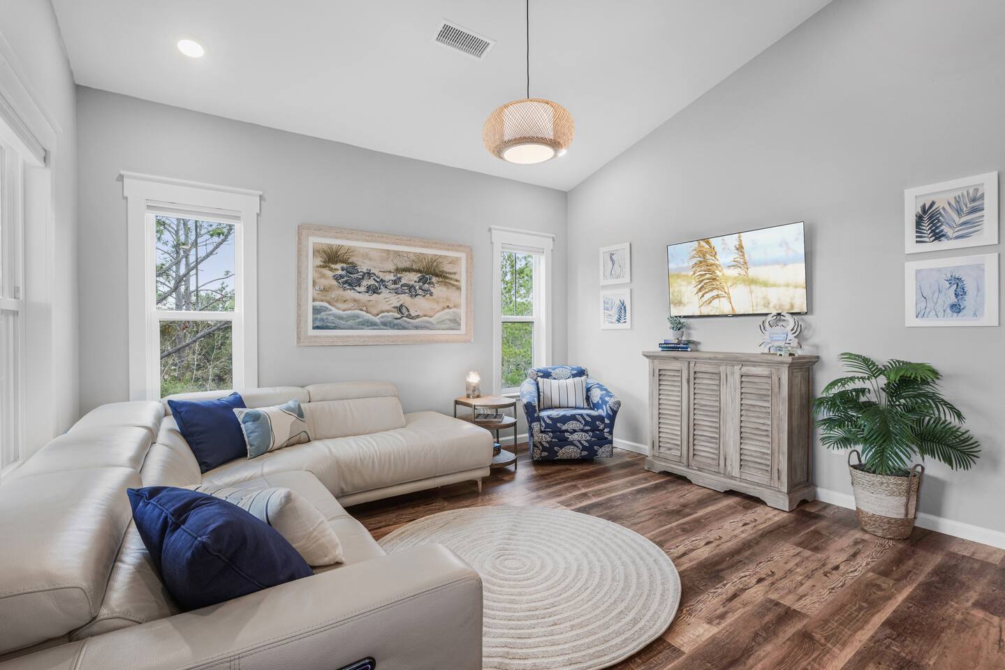 New! Sleeps 8 - Dog Friendly - Beach Club Access!
