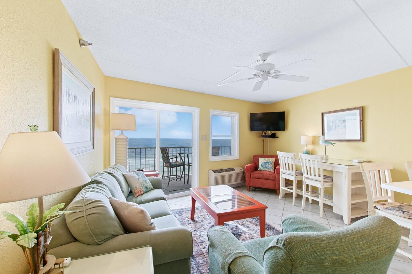 "Emerald Skye #62" | Beach Front*Stunning Gulf Views*Pool*Gym*Pier*1BR + Bunks