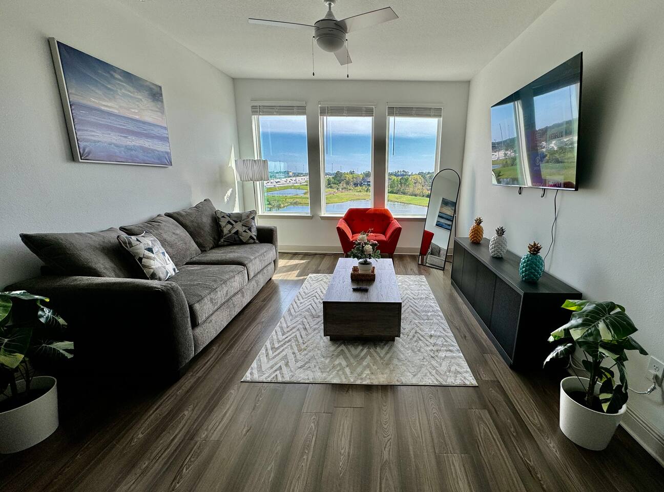Top Tier King Bed Stunning View Near Mayo Beach