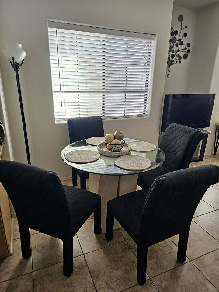 2BR Scottsdale Condo w/Pool & Hot Tub - Near Golf!