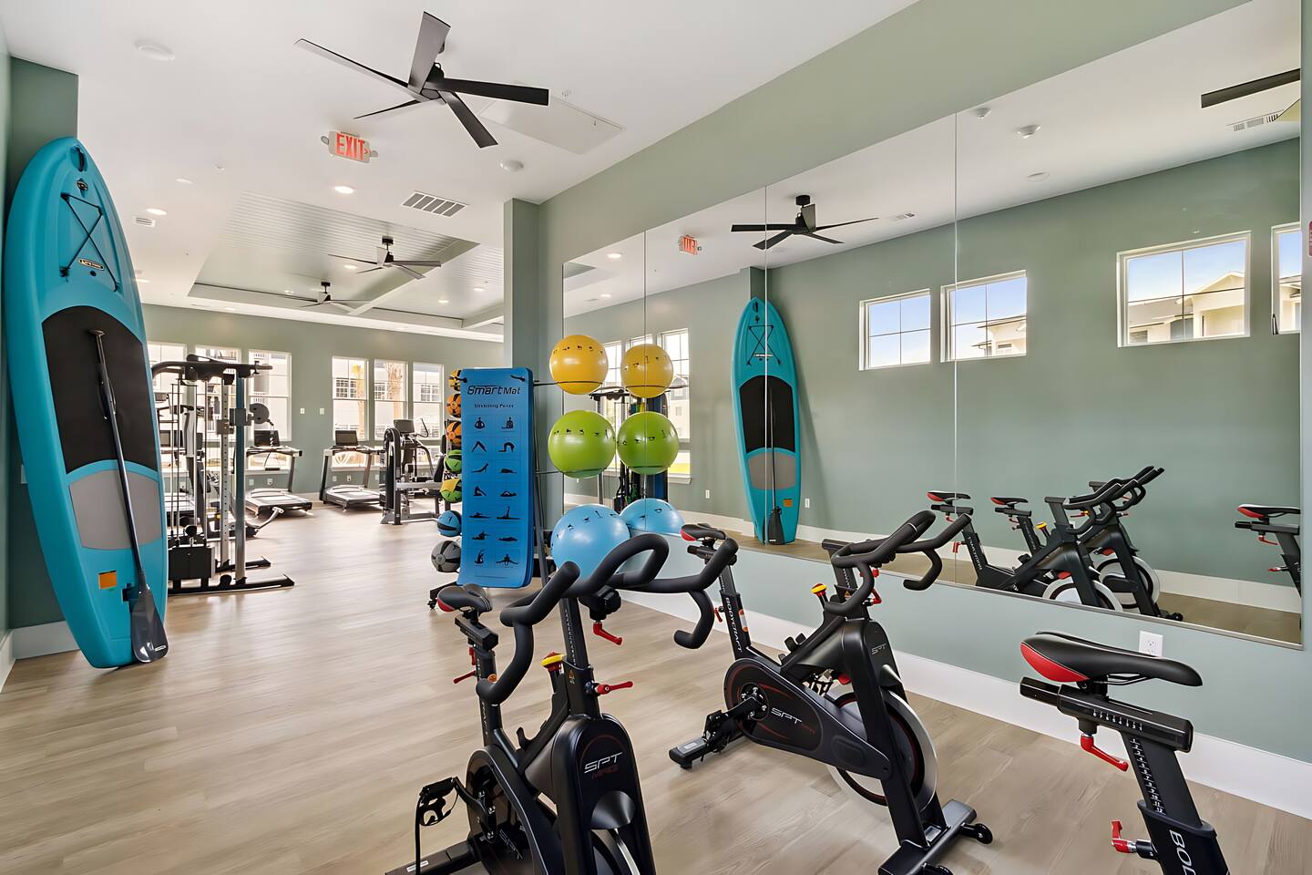 Pool - Luxury - 1st Floor - Gym - Nature Trails - Bikes