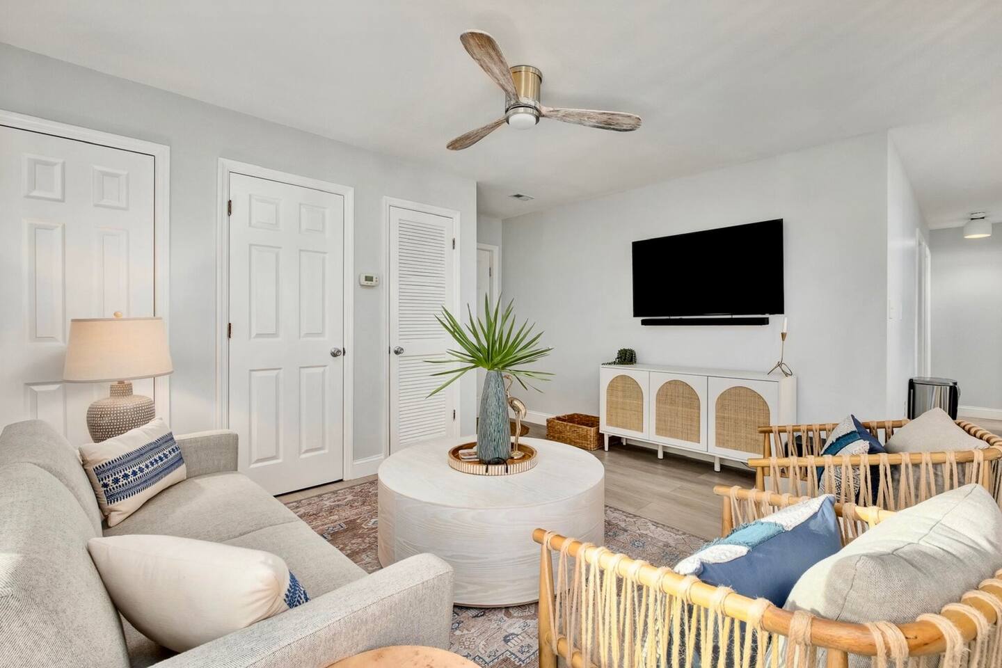 New 2BR/2BA - Gulf Views Steps to Gulf Sleeps 6