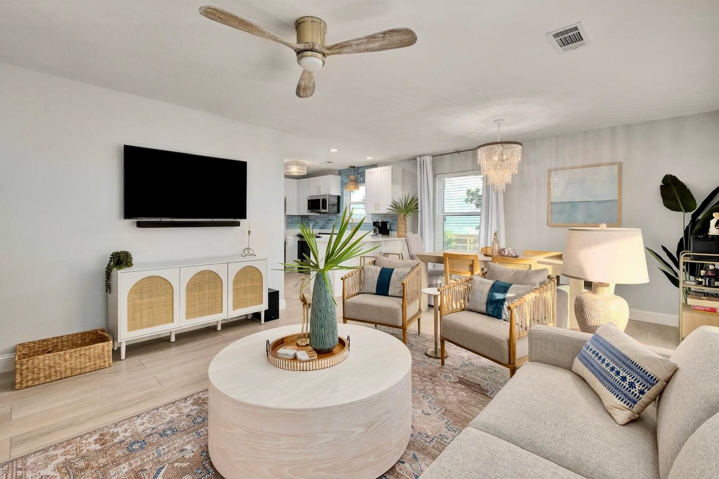 New 2BR/2BA - Gulf Views Steps to Gulf Sleeps 6