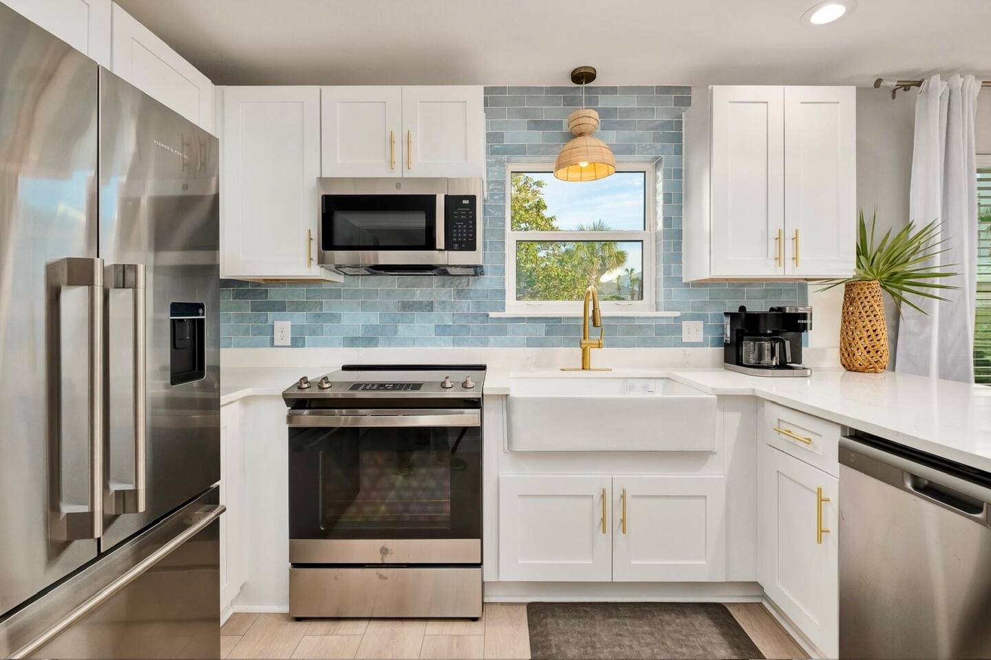 New 2BR/2BA - Gulf Views Steps to Gulf Sleeps 6