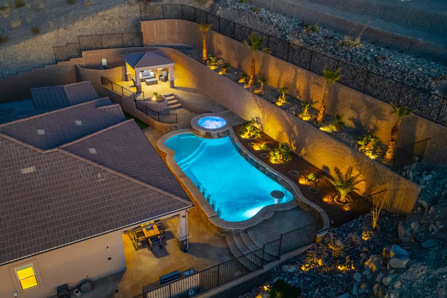Grand Luxe | Pool+Spa| RV Garage | Starlink | BBQ