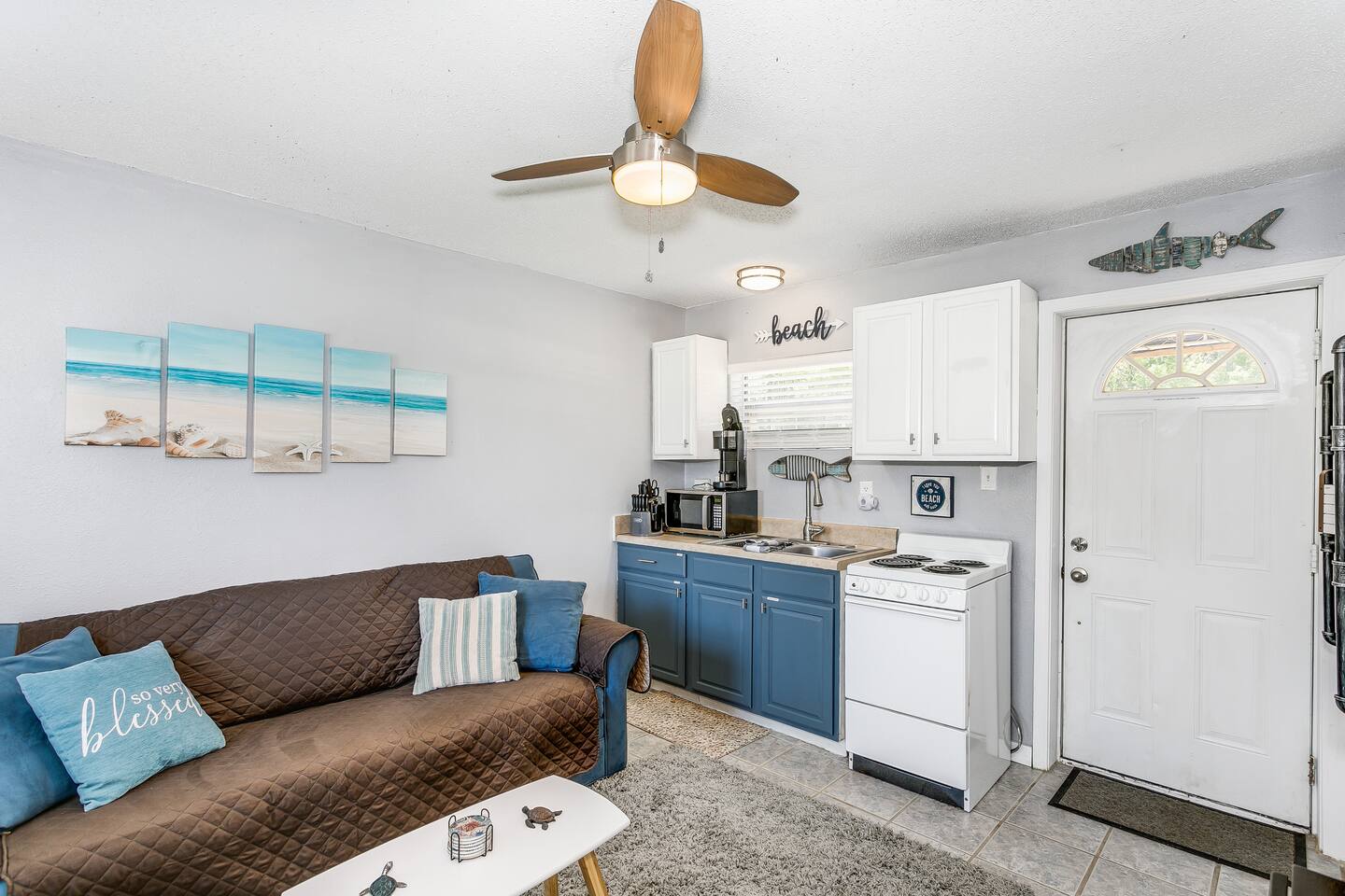 Quaint Tiny Home by the Bay (Mini Cottage) β Elberta β vacation rental