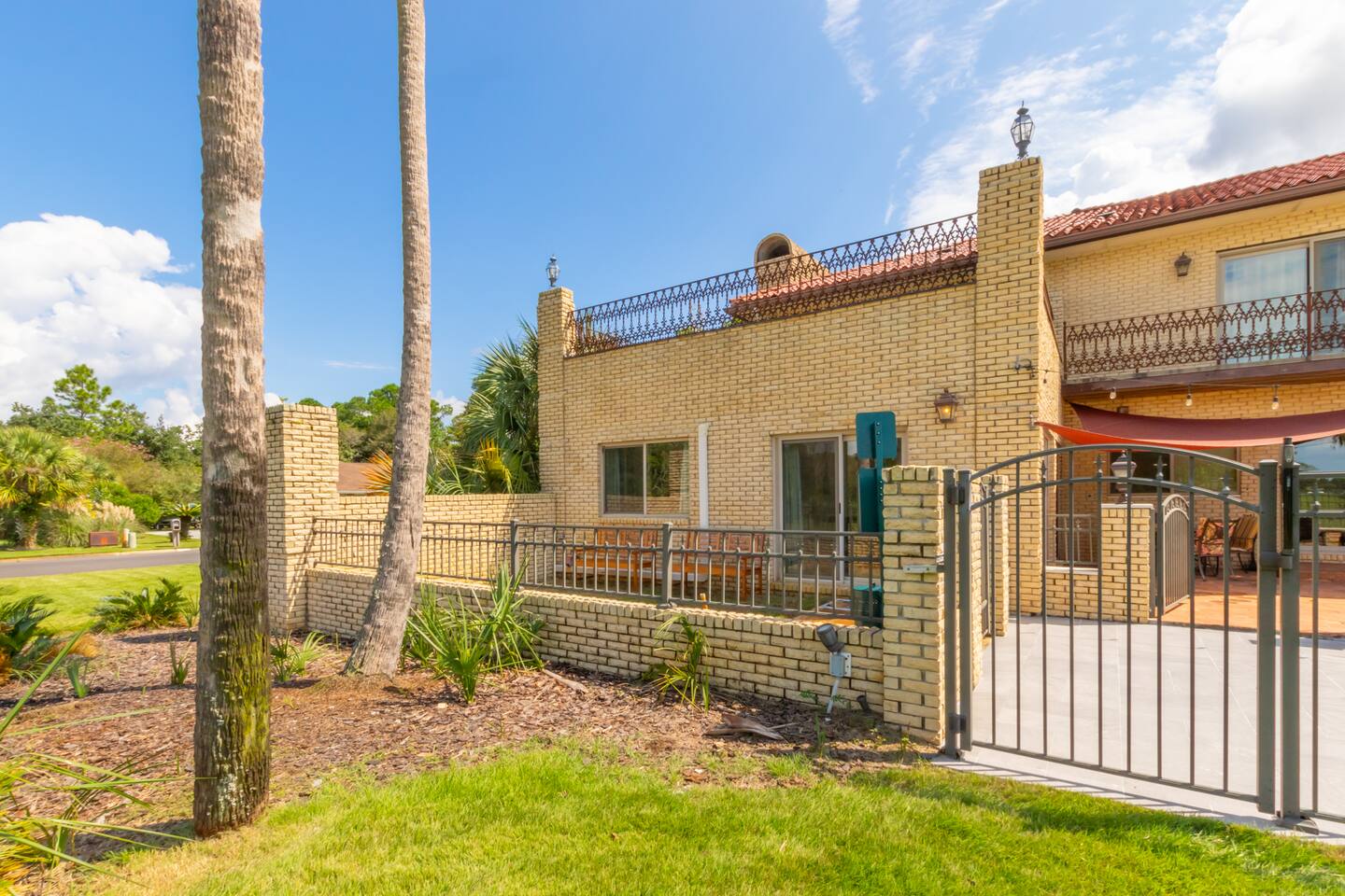Elegant Mediterranean Studio Suite on Golf Course