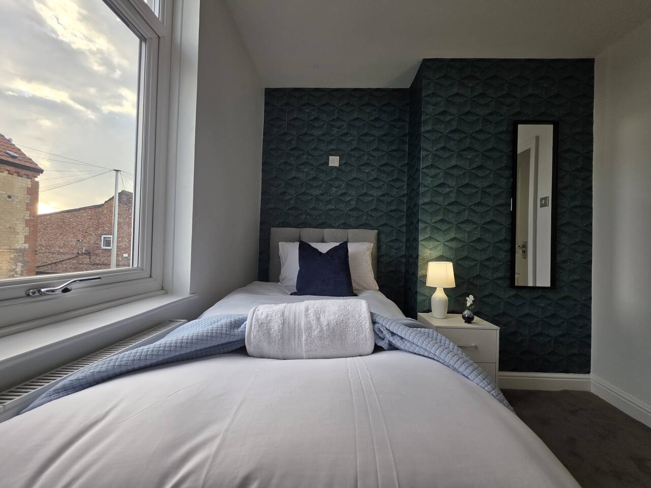 #18 Anfield 5 min walk Sleeps 7 4BR 5Bed 3Bathrms — Anfield — vacation rental
