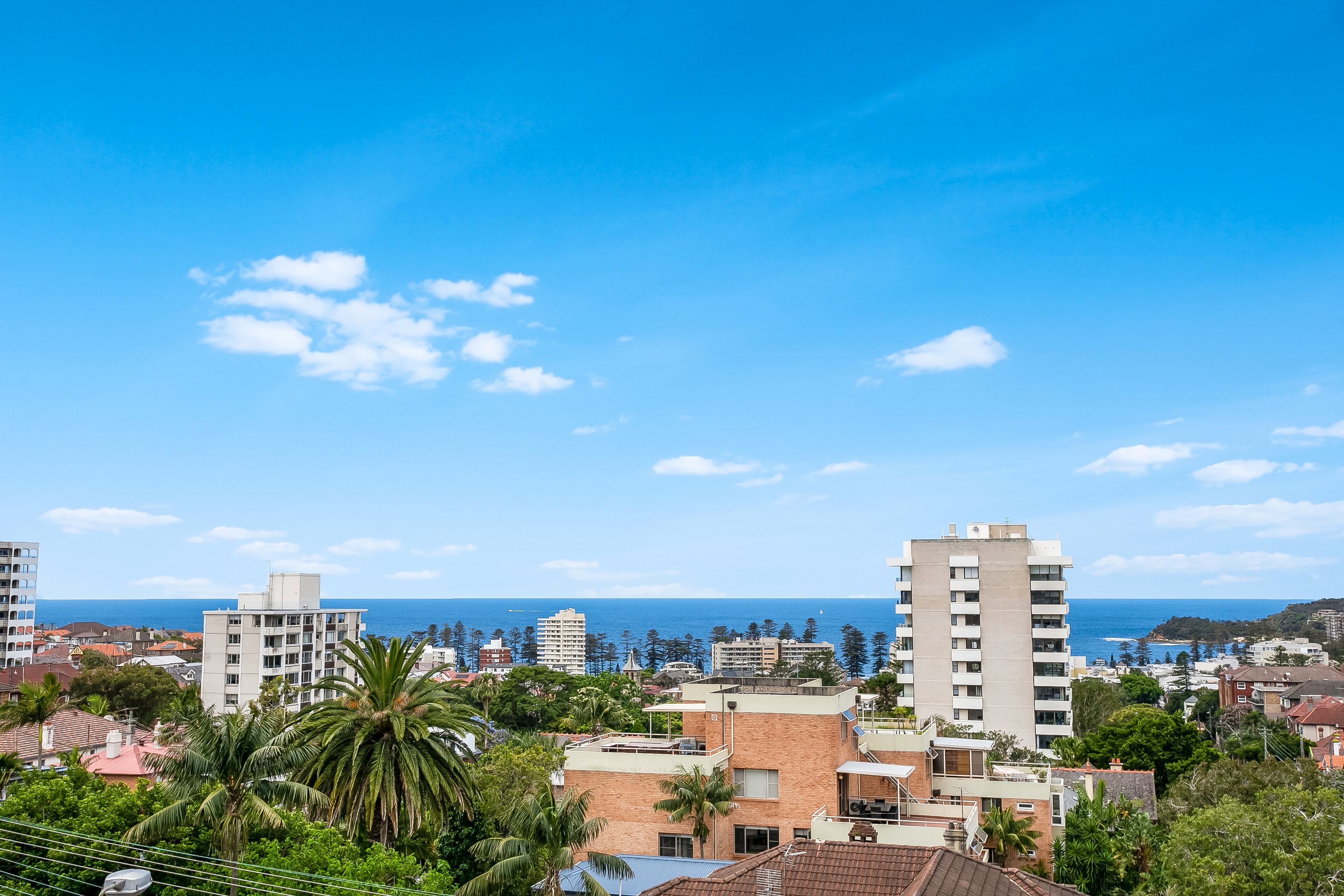 Spacious penthouse fabulous harbour/ocean views
