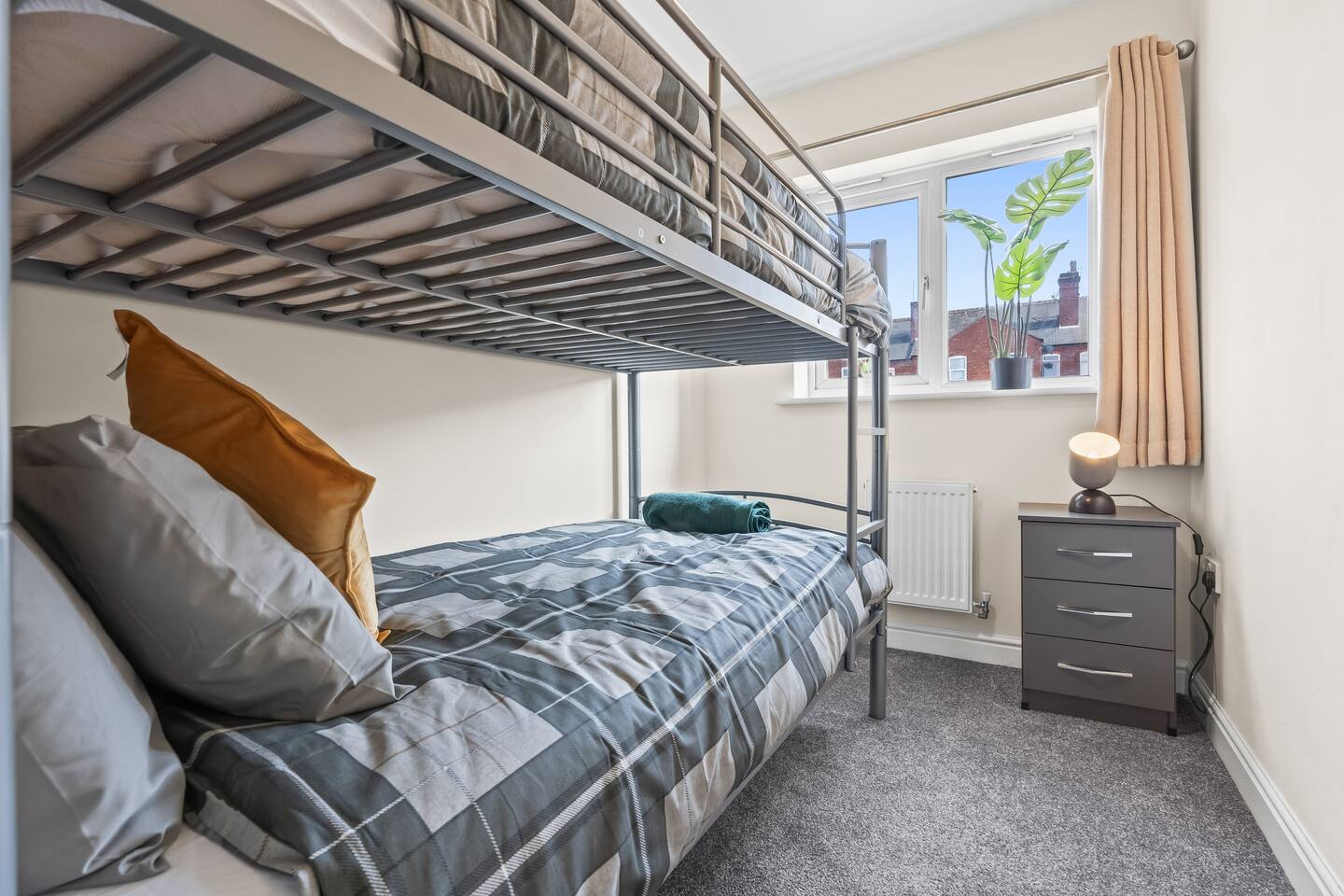 #35 City Home Sleeps 8 3BDR 2 BR Bham CC 10 mins
