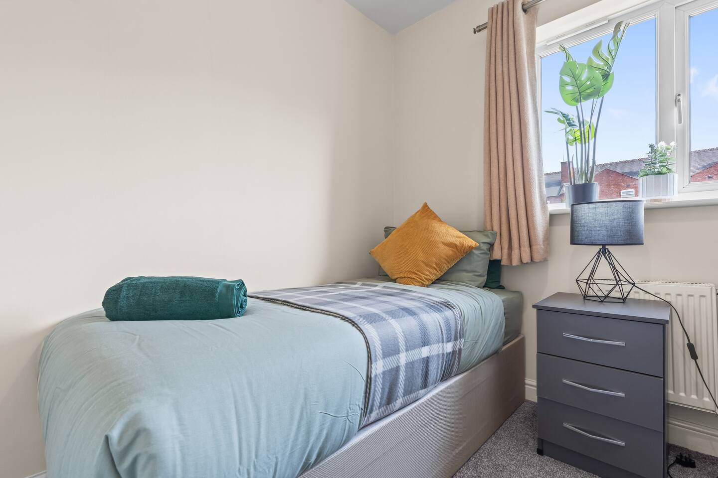 #35 City Home Sleeps 8 3BDR 2 BR Bham CC 10 mins