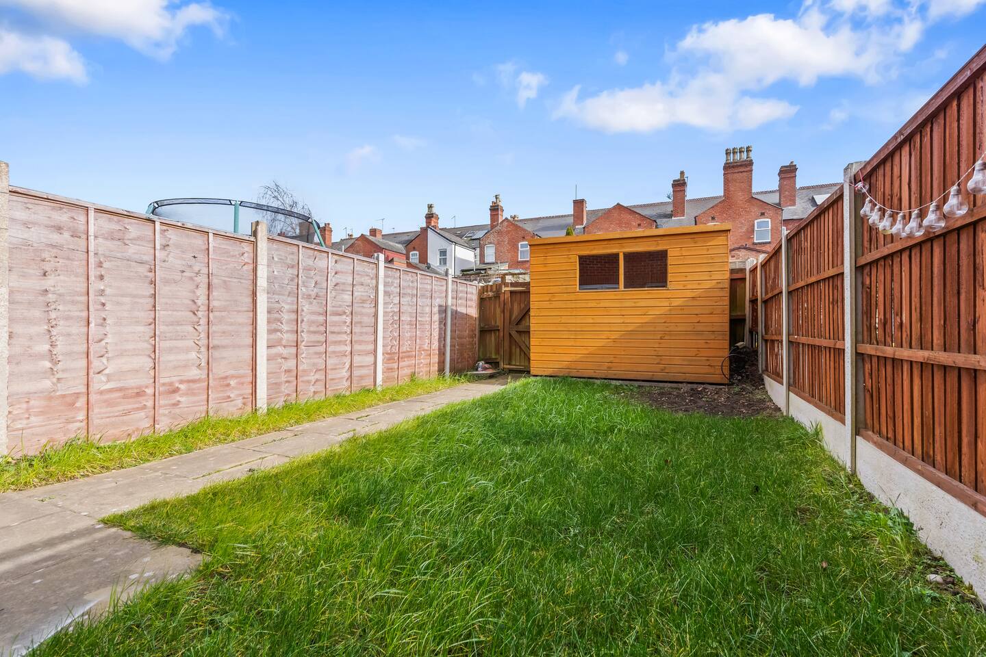 #35 City Home Sleeps 8 3BDR 2 BR Bham CC 10 mins