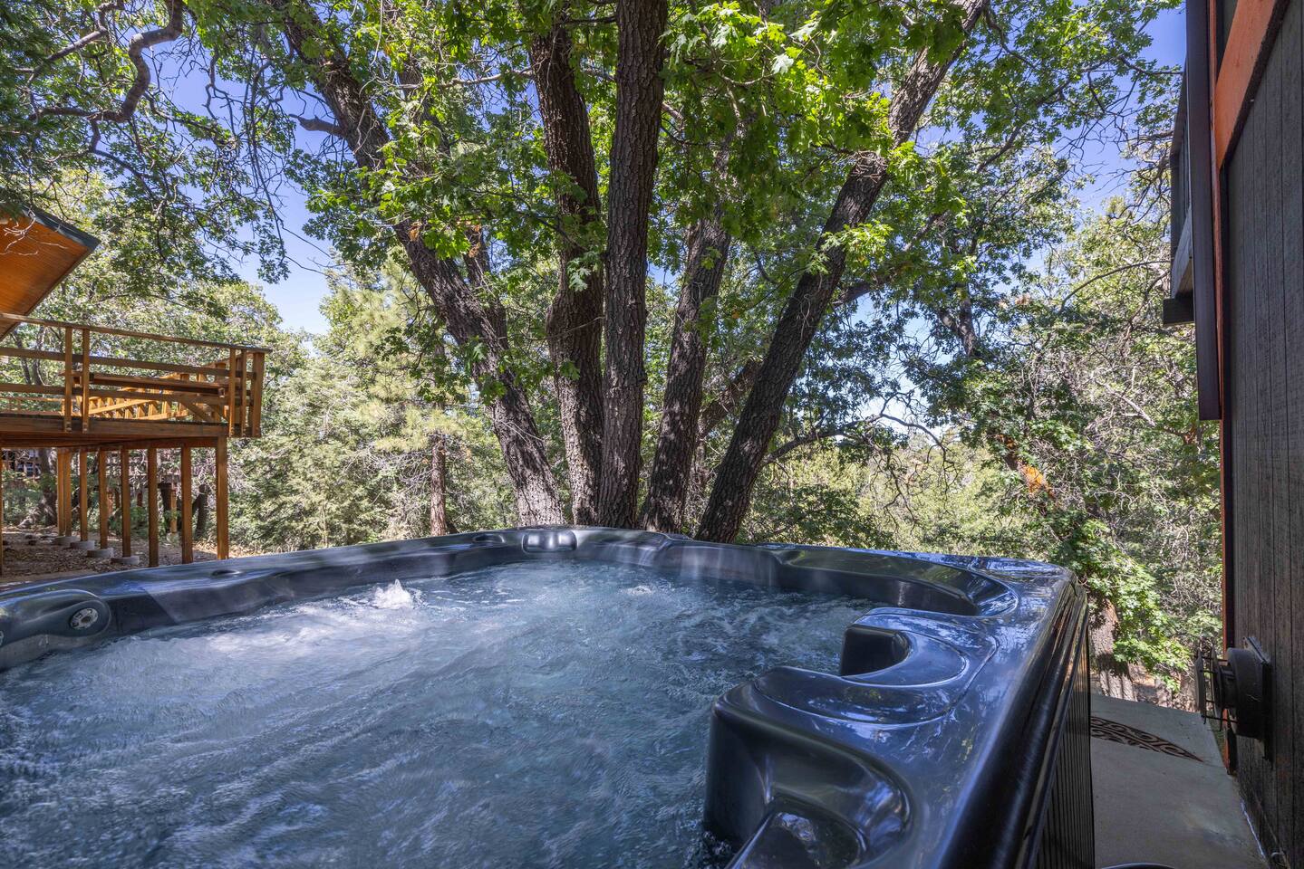 Moonridge Villa | BBQ | Spa | Wood Fireplace