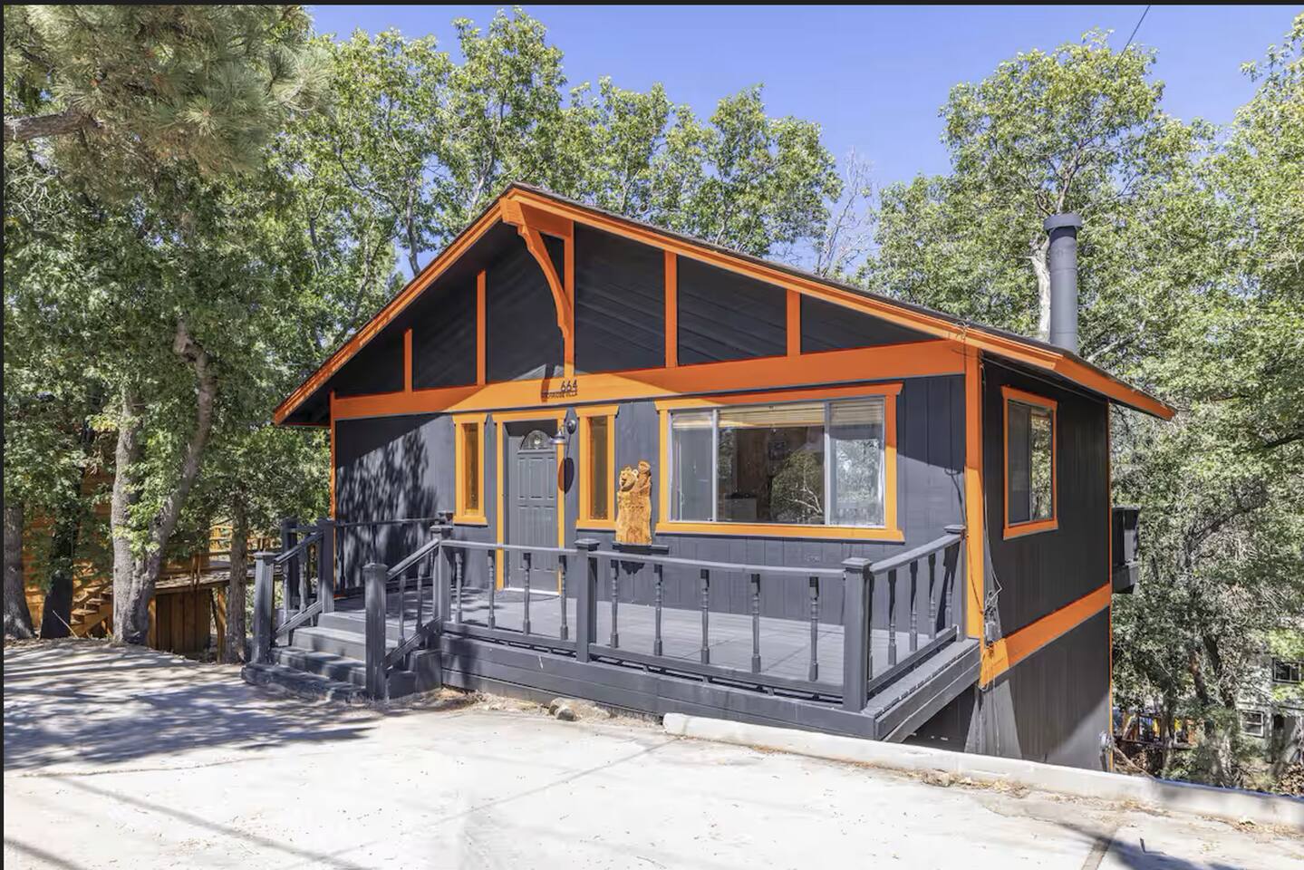 Moonridge Villa | BBQ | Spa | Wood Fireplace