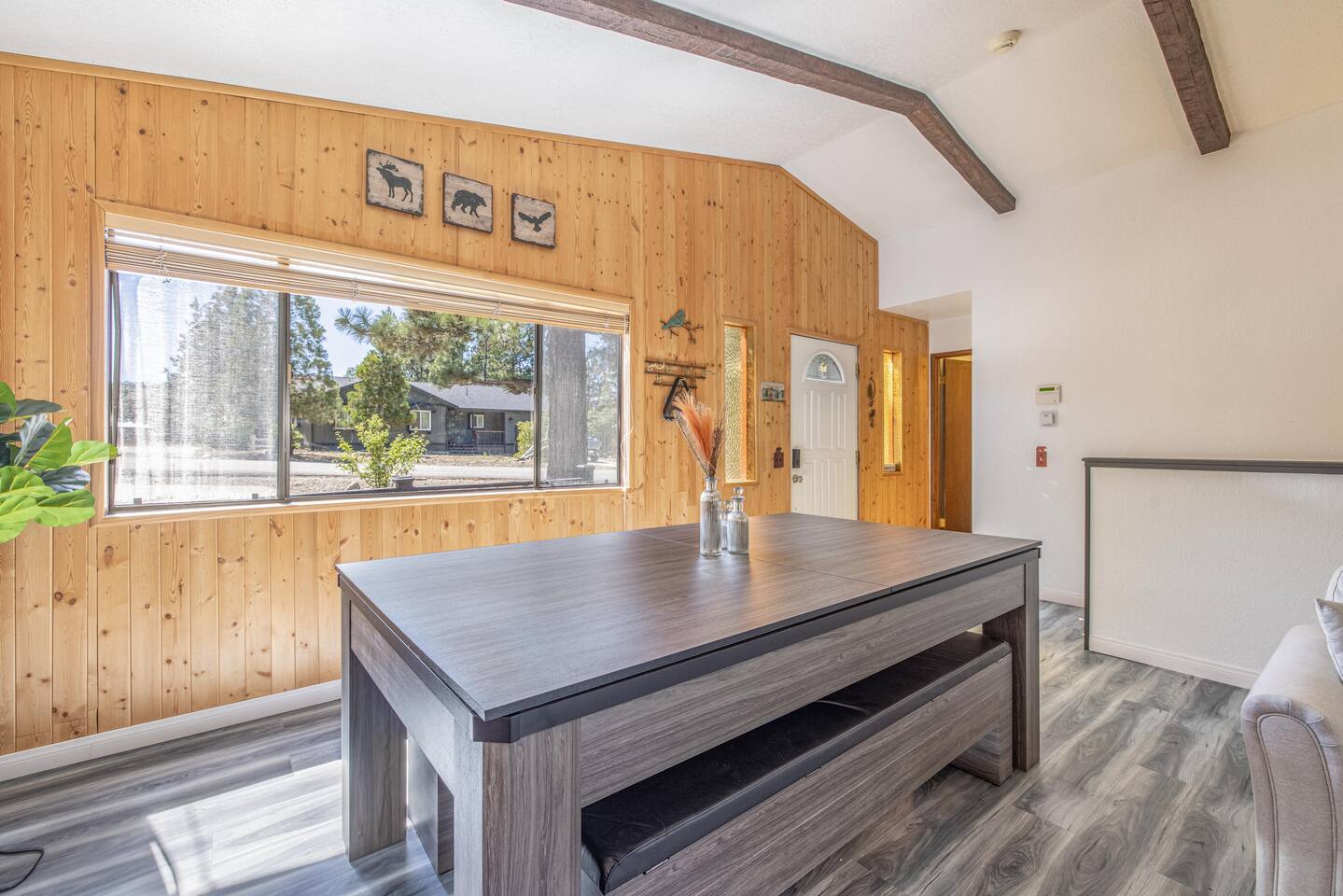 Moonridge Villa | BBQ | Spa | Wood Fireplace