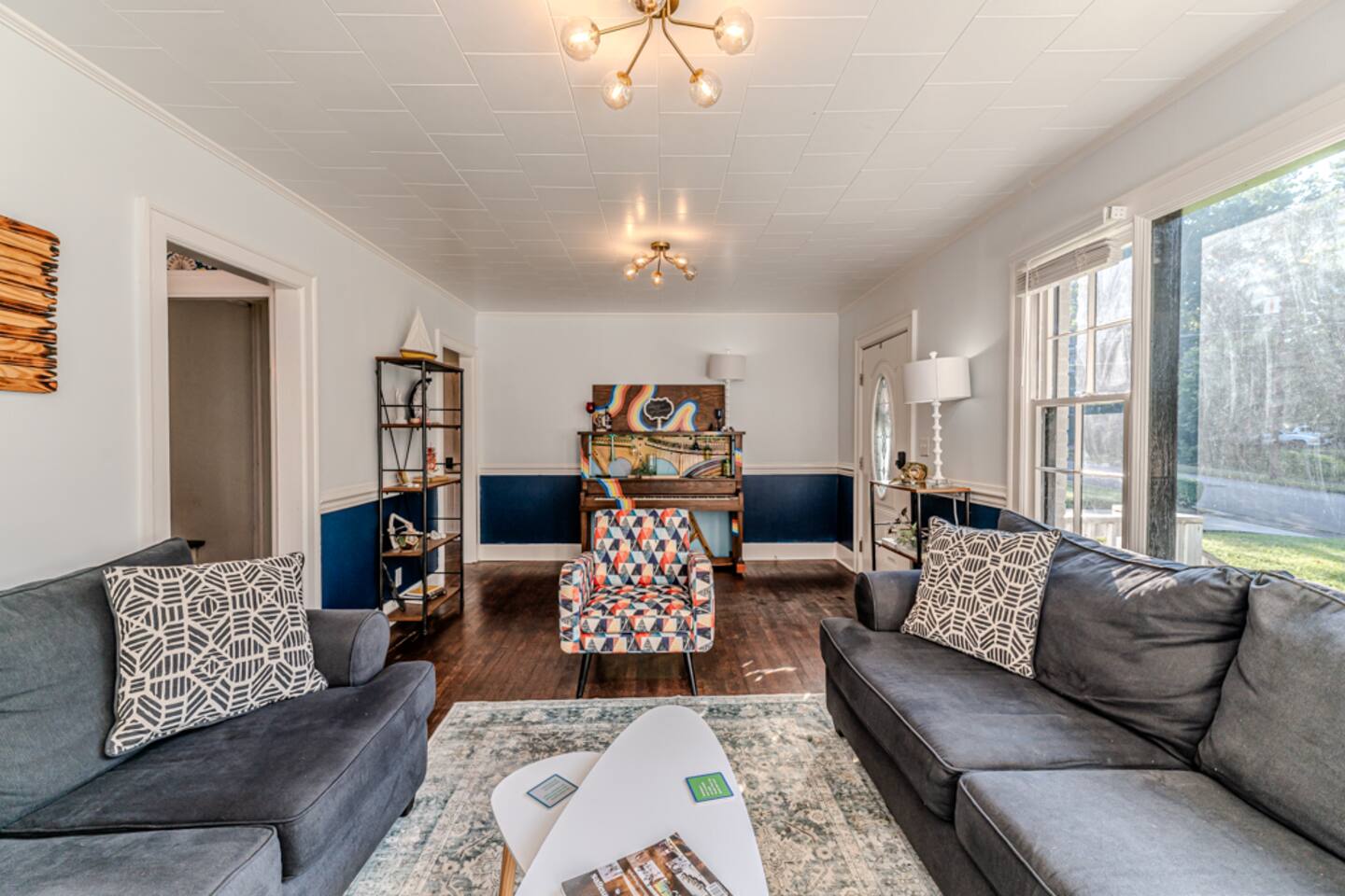 Stunning Historic Estate | King Bed | Movie Room