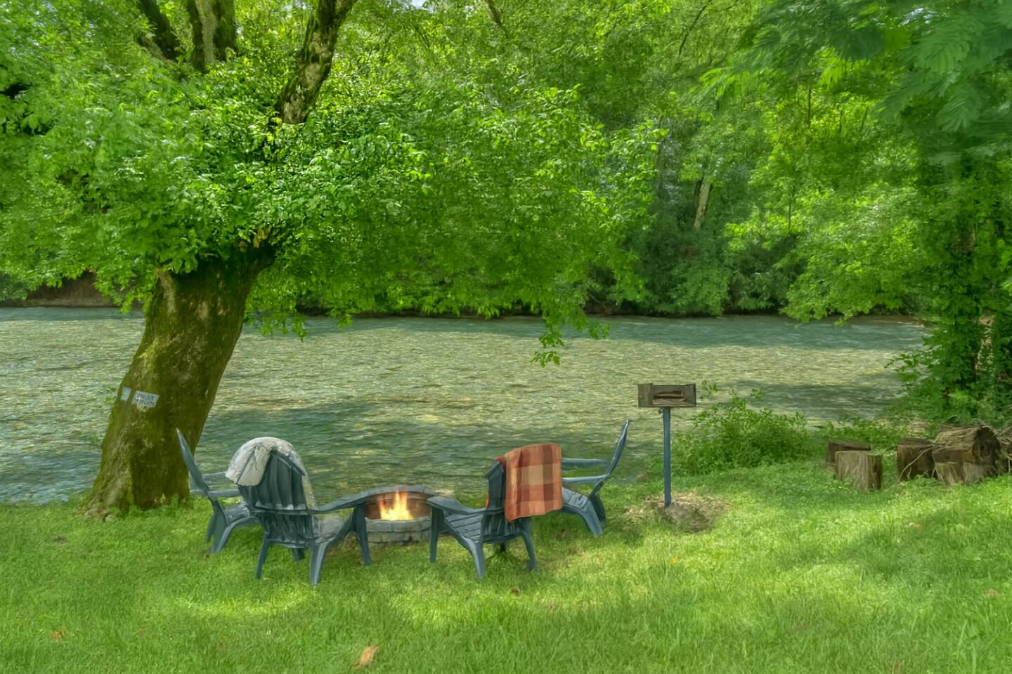 River front, Fire pit, Fishing, Arcade, Swimming