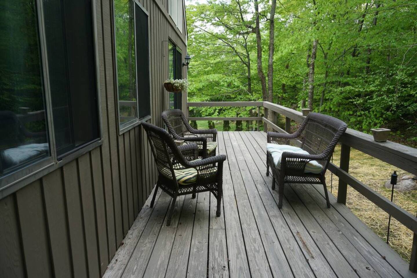 6BD 3BA - Mount Snow VT - Ski-Back Trail - Shuttle