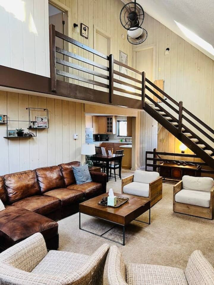 6BD 3BA - Mount Snow VT - Ski-Back Trail - Shuttle