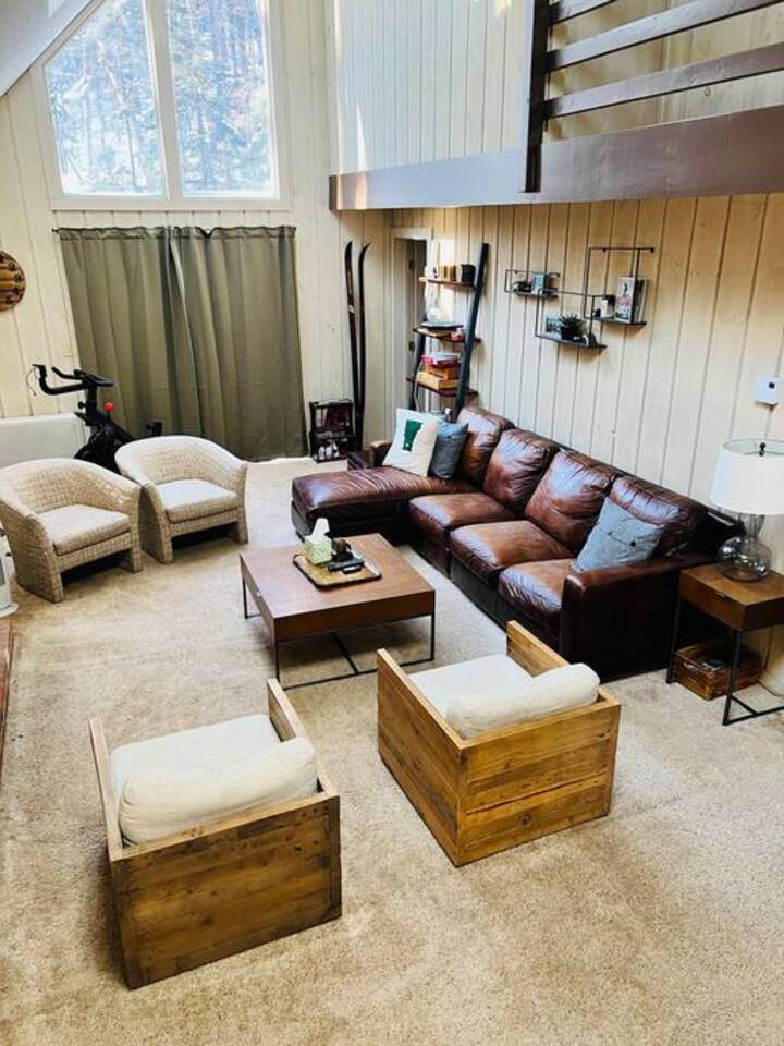 6BD 3BA - Mount Snow VT - Ski-Back Trail - Shuttle