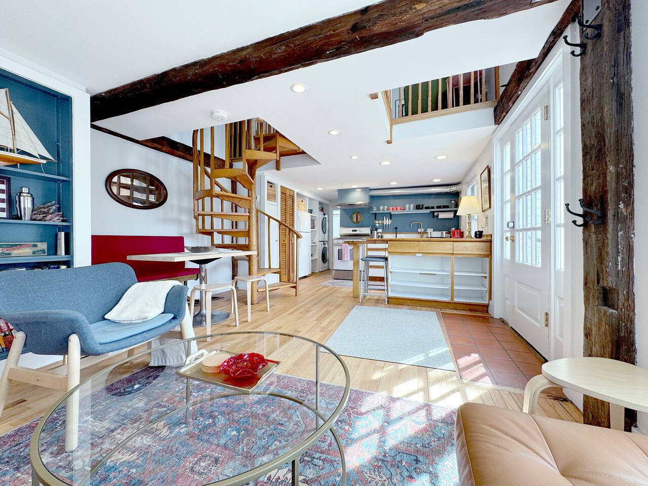 Exposed Beams, One Block From Harbor, Garage