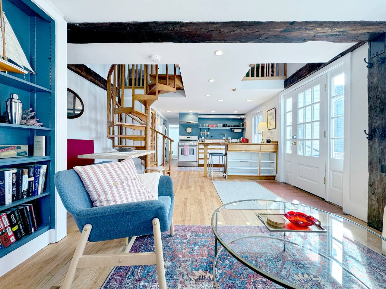 Exposed Beams, One Block From Harbor, Garage